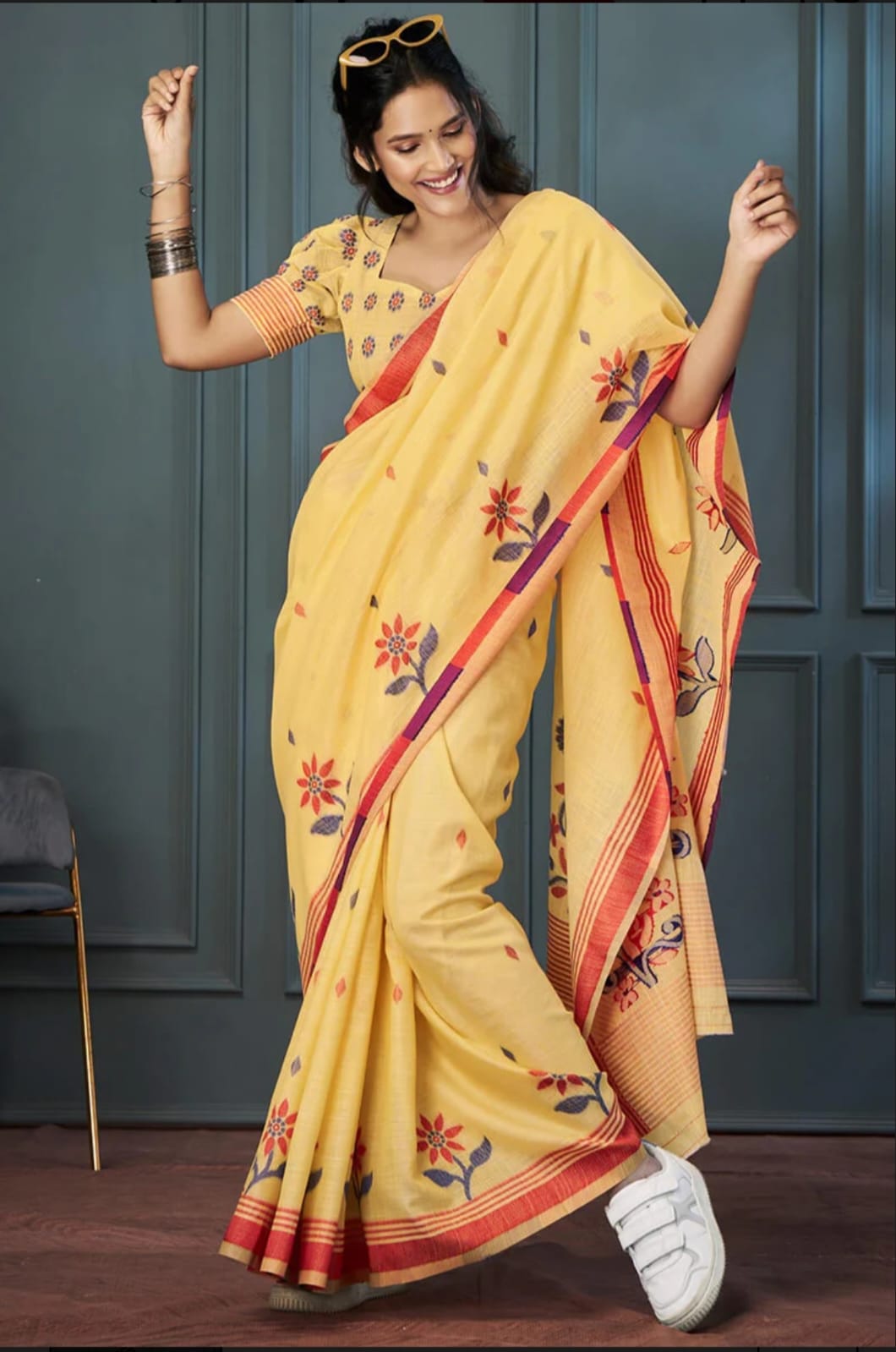 Plain Linen Digital Print Saree – MG665.560SS