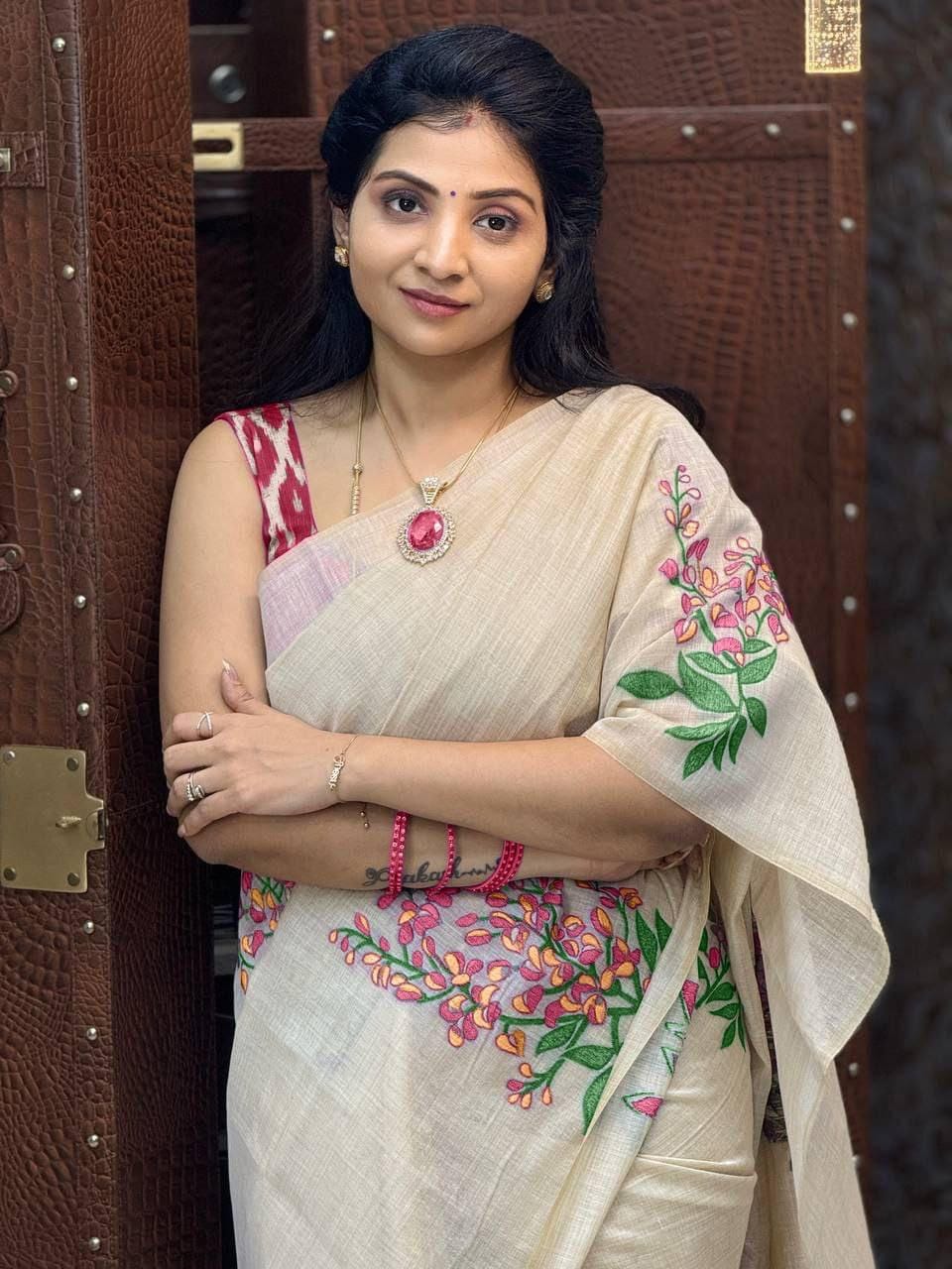 Plain Linen Digital Print Saree with Matching Blouse – MG515_560SS