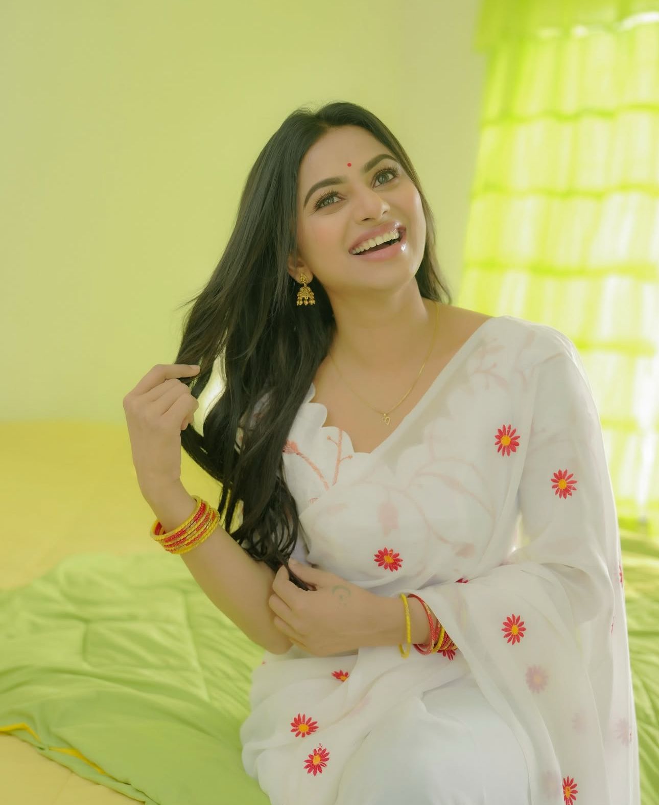 Georgette Sunflower Embroidery Saree_500SSVF