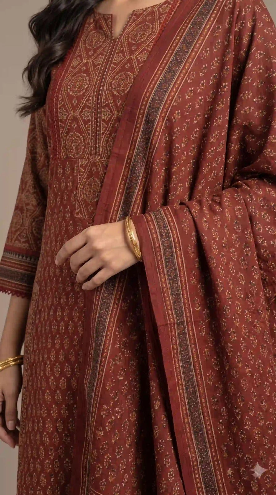 Rust red kurta neckline handwork and dupatta – close-up